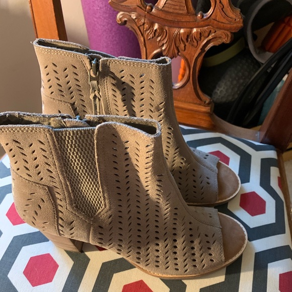 Toms Shoes - Toms open toe booties
